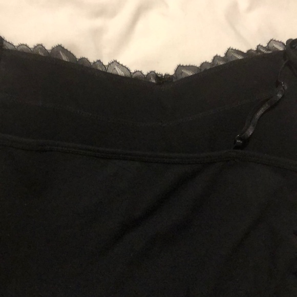 🎃4/20🎃 v neck Woman’s tank black with lace. - Picture 7 of 7